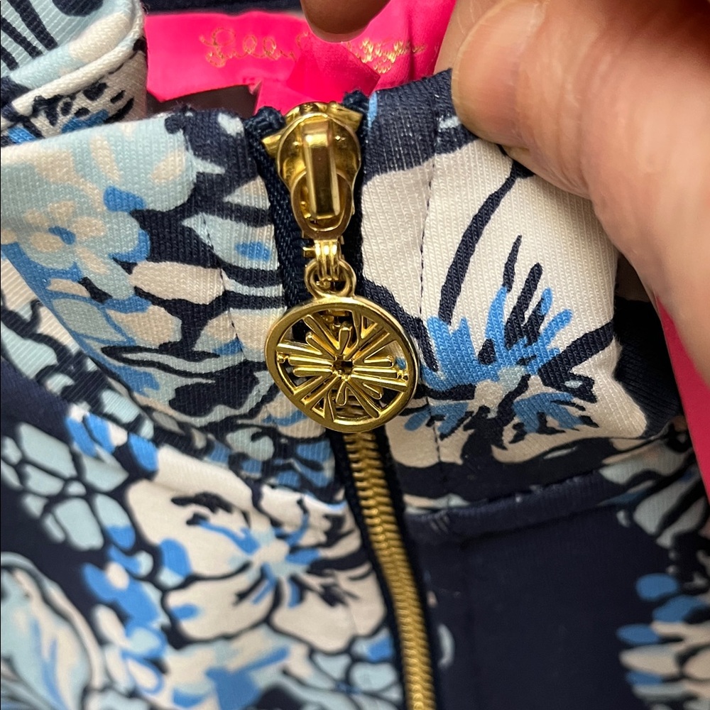 NWT Lilly Pulitzer Skipper Popover UPF 50+ Low Tide Navy Bouquet All Day - Picture 5 of 12